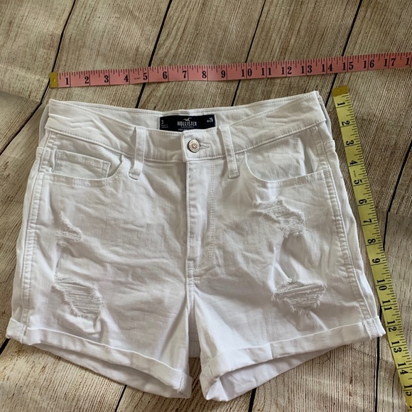 White distressed shorts by Hollister - Picture 4 of 5